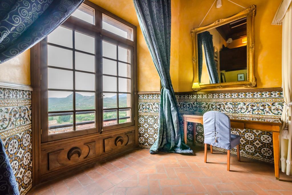 Hospederia Palacio Papa Luna Illueca Kültér fotó